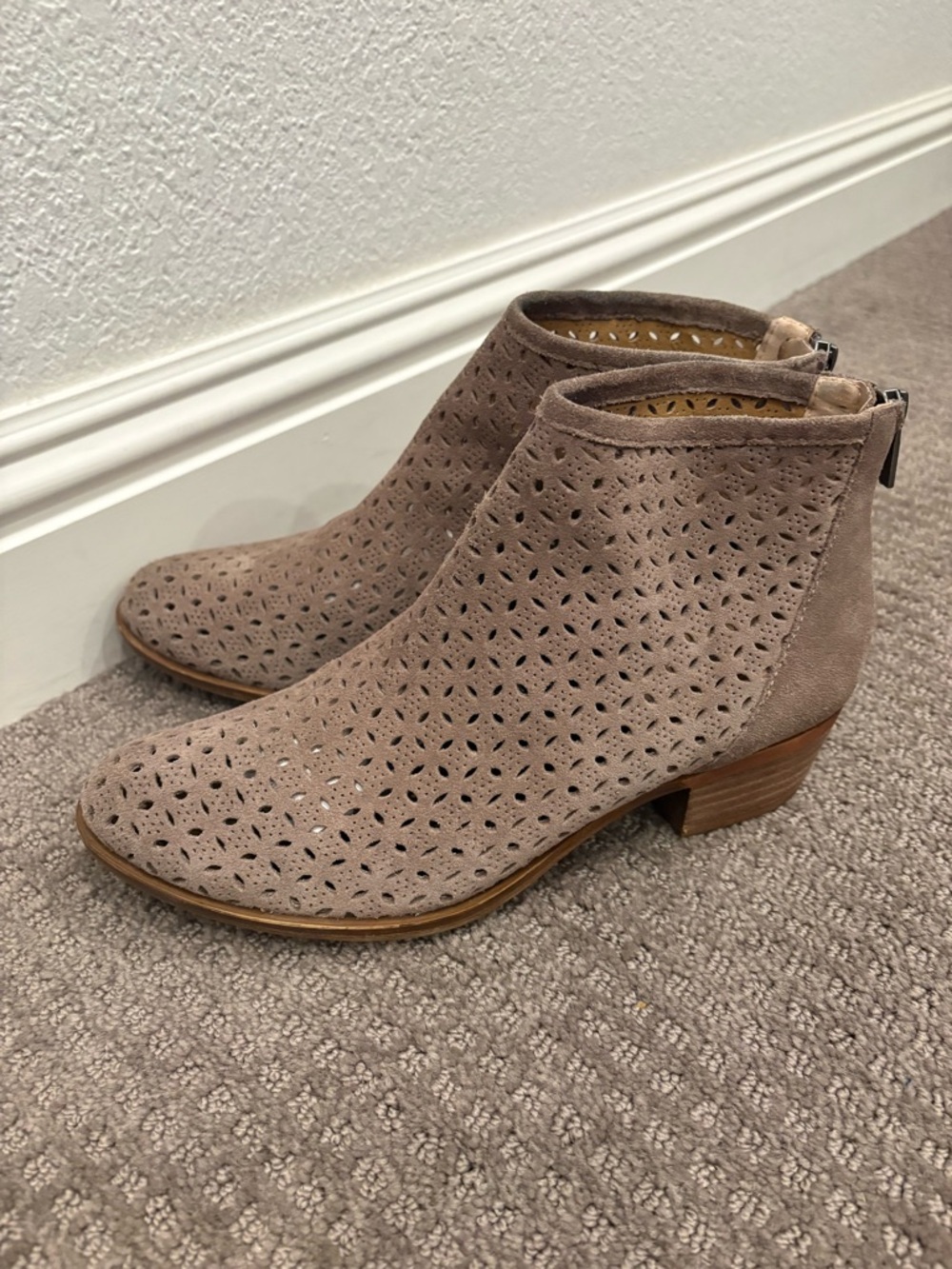 Lucky Brand perforated suede booties in beige size 7